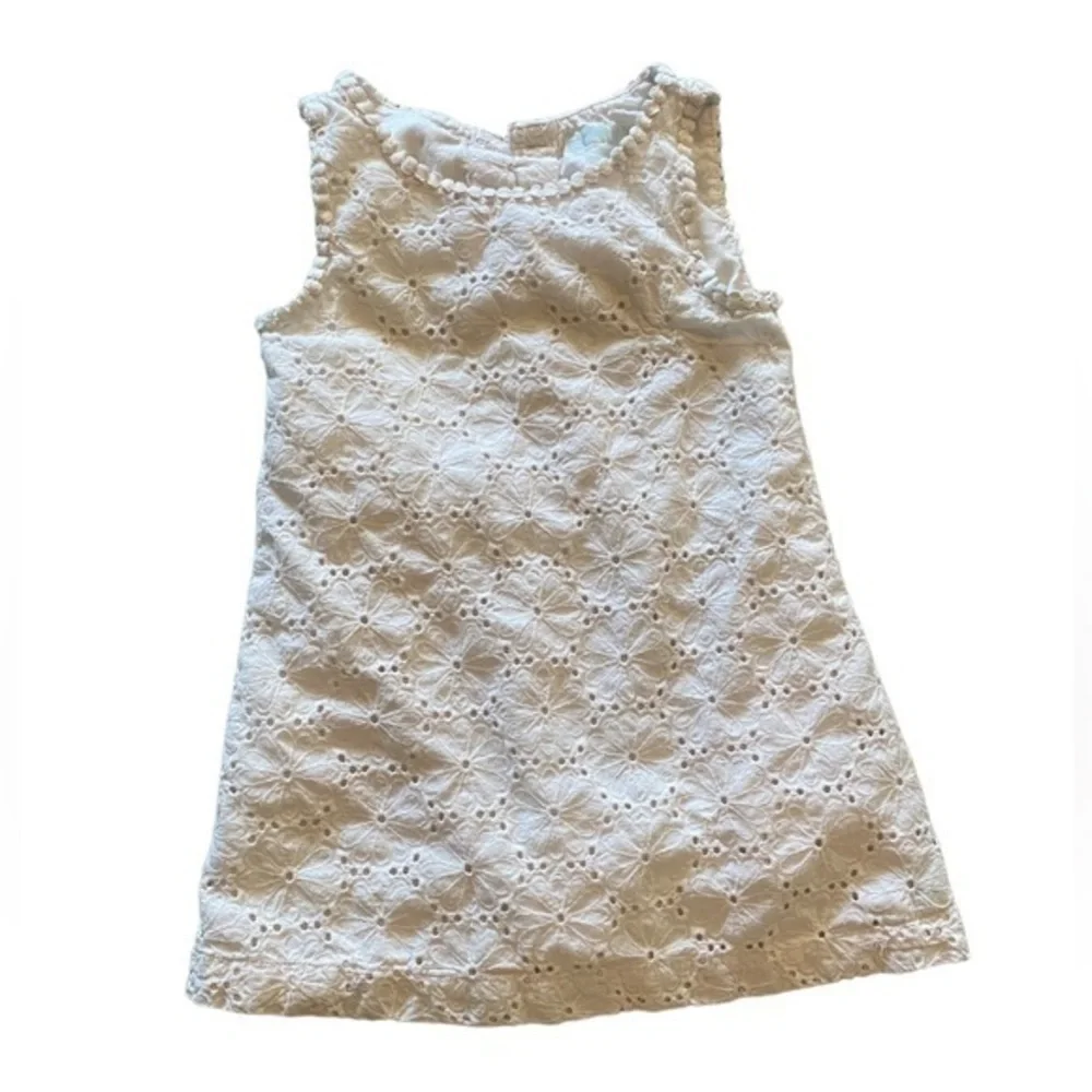 Oshkosh girls white dress. Floral. Size 3t.